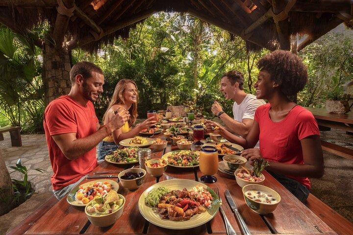 Extremer Tag im Xplor Park mit Seilrutschen, 4x4-Fahrzeugtransport von Cancun