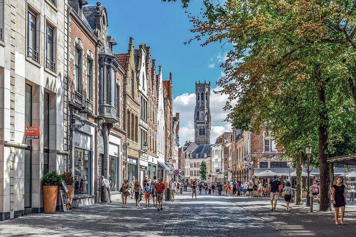 Privétransfer van Parijs naar Brugge met een stop van 2 uur in Lille