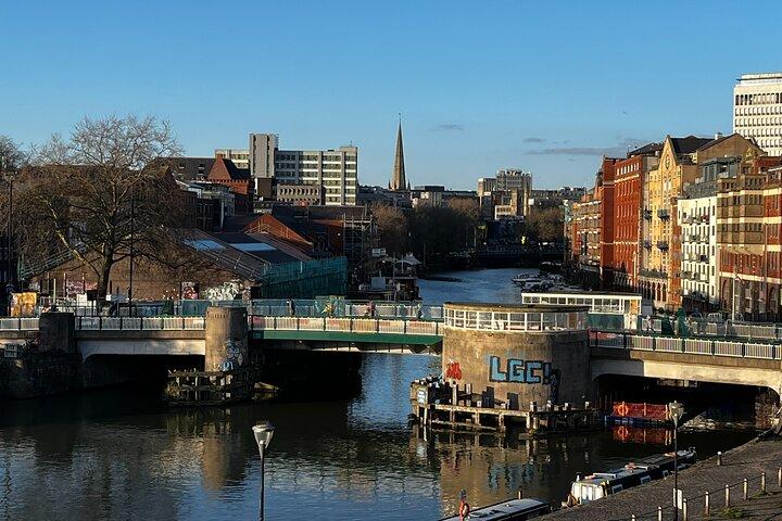 Excursão a pé autoguiada em Bristol Harbourside