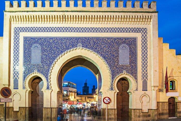 Tour privato di 3 giorni da Casablanca a Tangeri-Chefchaouen-Fes