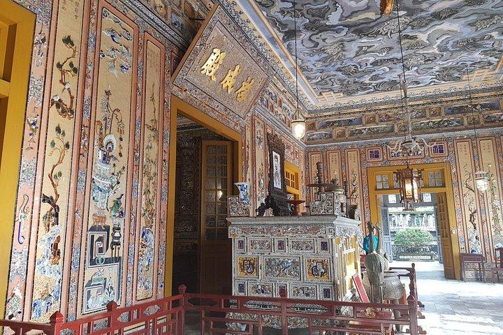 Hue Imperial City Private Tour & Royal Lunch: Shore Excursion