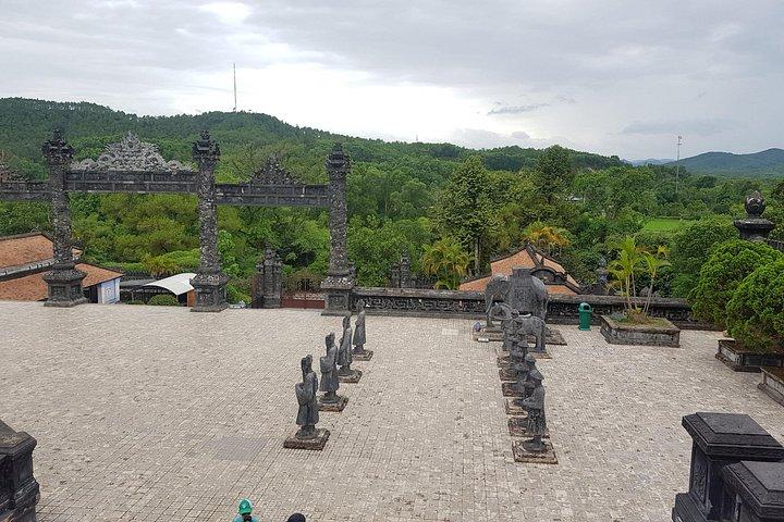 Hue Imperial City Private Tour & Royal Lunch: Shore Excursion