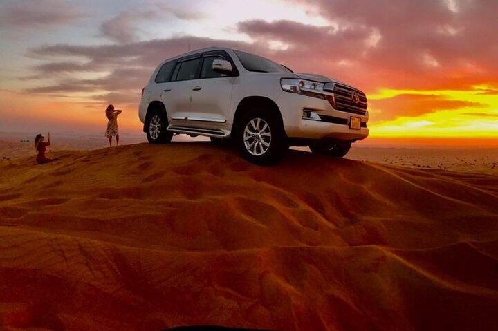 Dubai Dune Bashing met kameelrit, sandboarden en barbecuediner