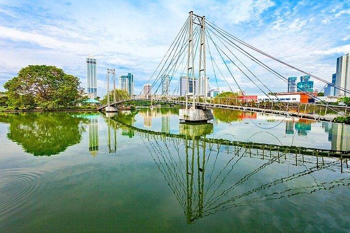 Sigiriya to Colombo Budget Transport with Sightseeing