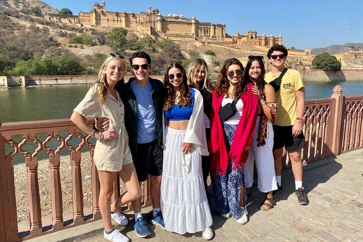 Private ganztägige Sightseeing-Tour durch Jaipurs Erbe mit dem Auto