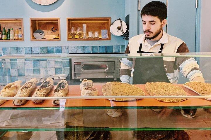 Tour serale del cibo di strada ateniese: una guida essenziale ad Atene
