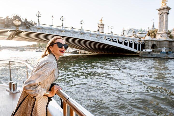 Wandeltocht door de oude binnenstad van Parijs en riviercruise op de Seine