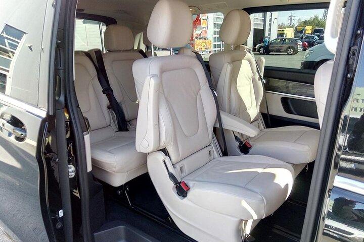 Privat transfer från Prags flygplats till Prags stadshotell 1 - 7 personer
