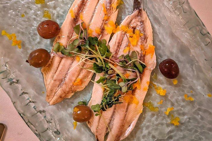 バルセロナで一緒に食と文化のウォーキング ツアー