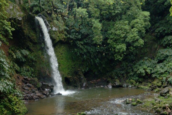 Die Wasserfallroute in São Miguel (Wandern)