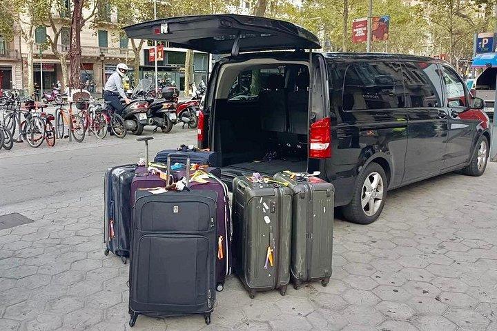 Tour privato Barcellona e Montserrat 8 ore