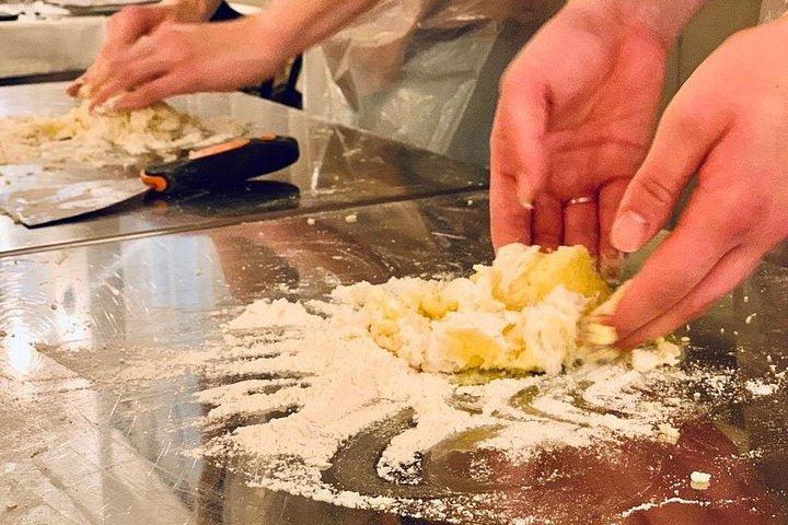 ローマ パスタ＆ティラミスク作り教室＆イタリア料理による高級ワイン