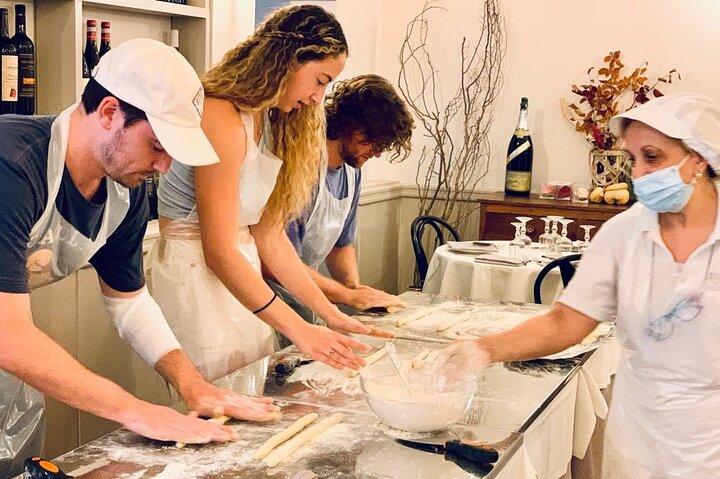 Massa Roma e Tiramisu fazendo aula com vinho fino