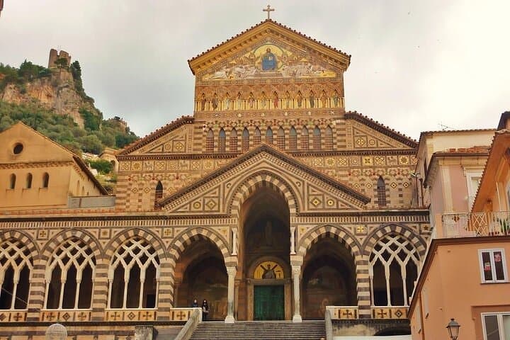 One Day Guided Tour of Amalfi with Departure from Naples