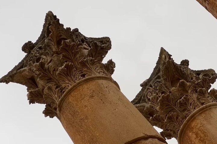 Excursão privada de dia inteiro ao Mar Morto e Jerash saindo de Amã ou do aeroporto
