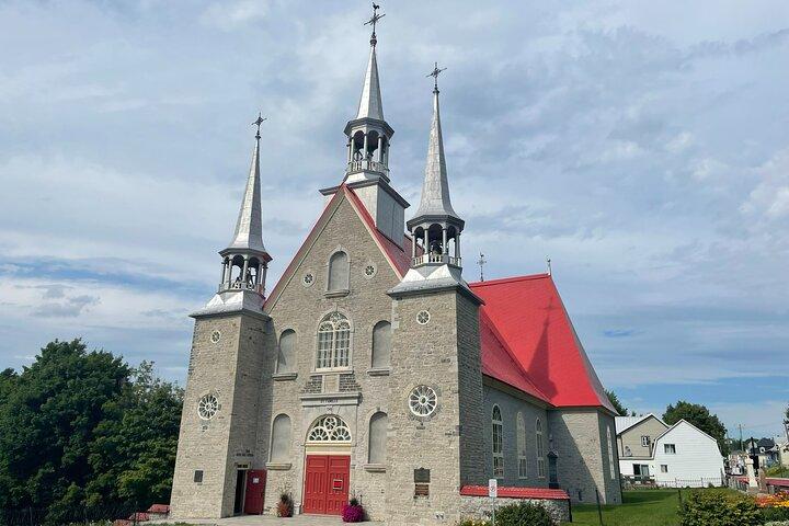 Custom 4 Hour Tour with a Private Driver in Quebec