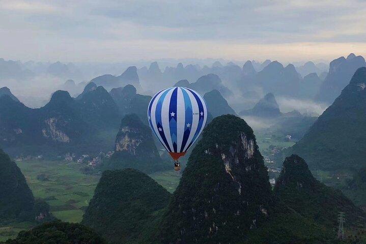 Excursion privée d'une demi-journée en montgolfière à Yangshuo