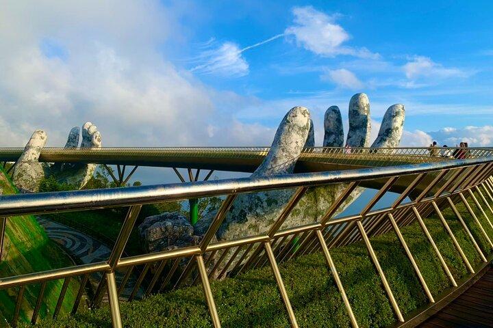 Shuttle bus to Golden Bridge - Ba na hill from Da Nang