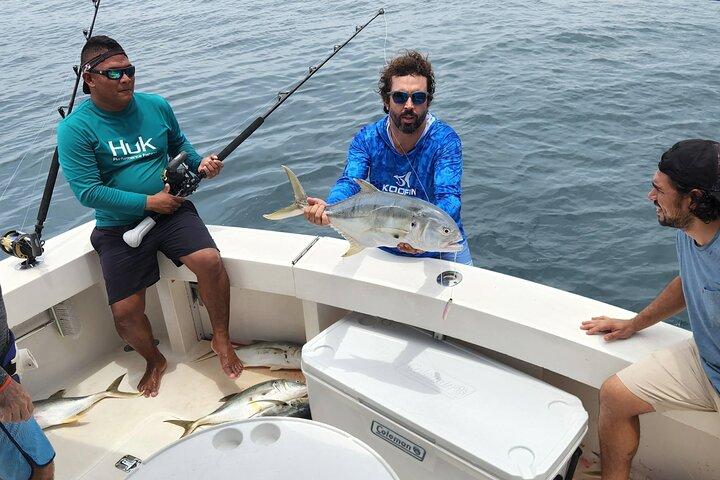 Privat fiskeri og naturskønne krydstogt – Viking 46ft Yacht | Panama Bay
