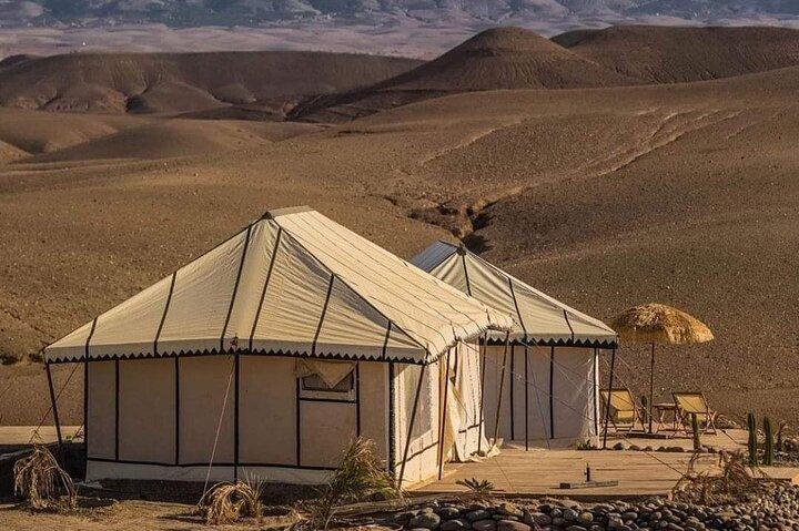 Half Day Camel Riding and Dinner Show Tour in Agafay Desert