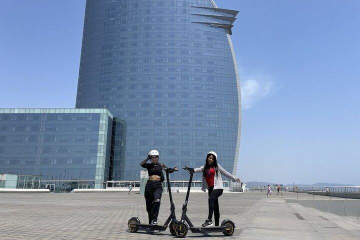 Geführte 2-stündige E-Scooter-Tour durch Barcelona