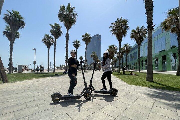 Geführte 2-stündige E-Scooter-Tour durch Barcelona