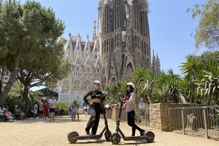Geführte 2-stündige E-Scooter-Tour durch Barcelona