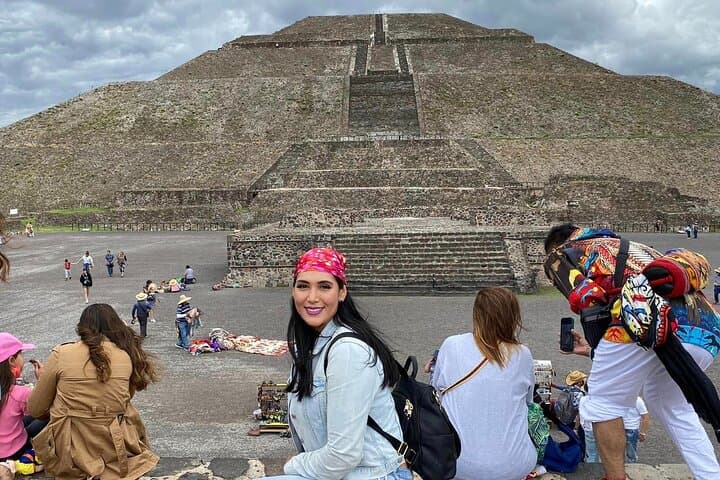 Tour Teotihuacan Pyramid & Basilica of Guadalupe from Mexico City