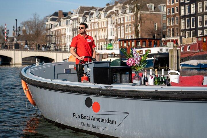 Amsterdam: Privat kanalrundfart med drinks og snacks
