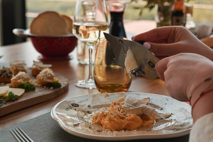 Caccia al tartufo e tour di cucina