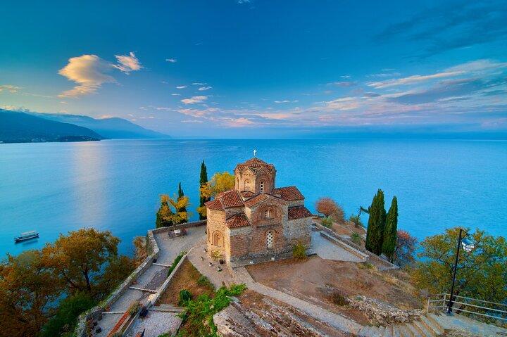 Verken Kosovo, Albanië&N.Macedonia; Semi-Privé Tour Leider & Auto