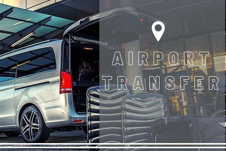 Fahrt mit dem Flughafentransfer