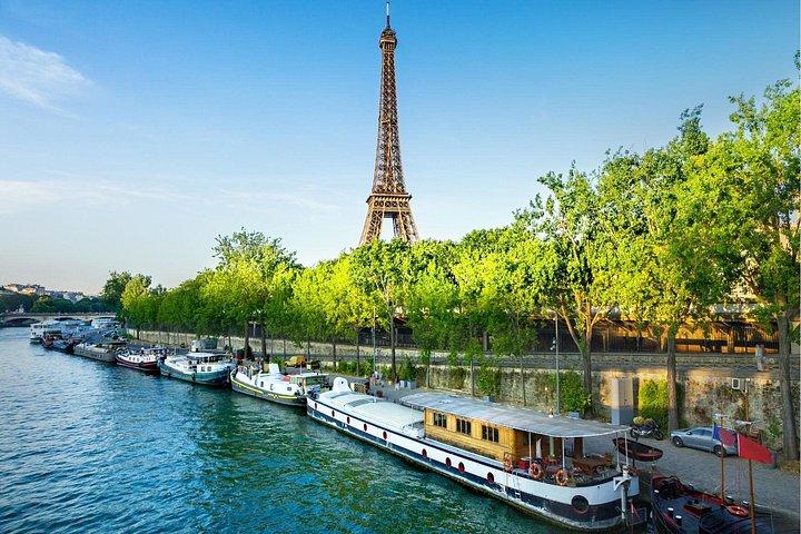 ルーヴル美術館のチケット付き、川と陸地での 1 日パリ シティ ツアー