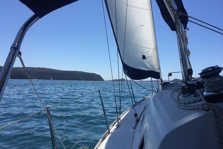 Aluguel de iate particular com capitão por 2 horas e meia e prato em Pittwater