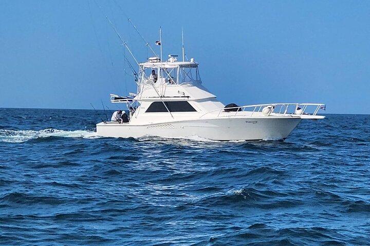 Pesca deportiva privada – Viking 46ft Yacht | South Pearl Islands