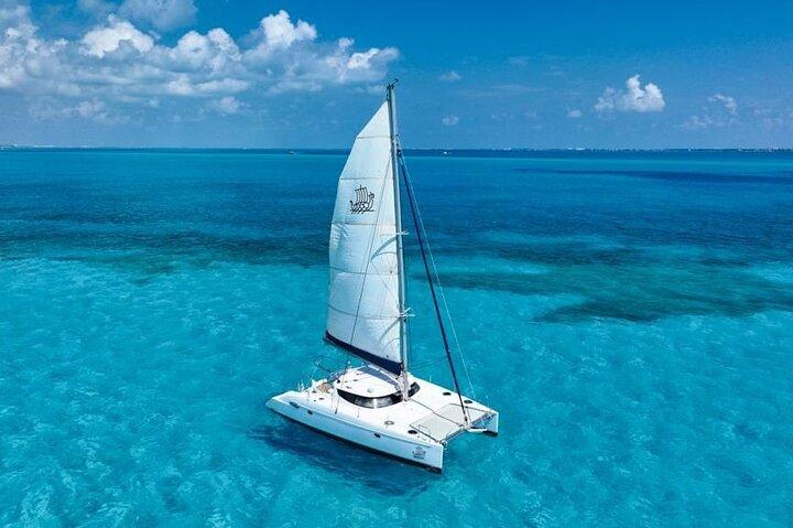 Paseo en catamarán a Isla Mujeres todo incluido