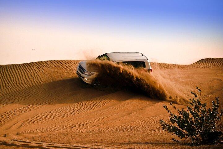 Safari en el desierto de Red Dune con espectáculos en vivo y cena de barbacoa