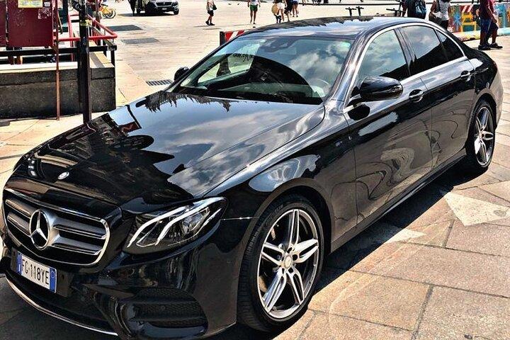 Malpensa Airport: privétransfer van/naar Milaan met E-klass