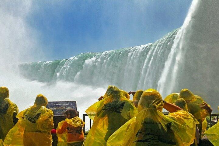 Niagarafälle Tour: Bootsfahrt, Reise hinter die Wasserfälle und Skylon
