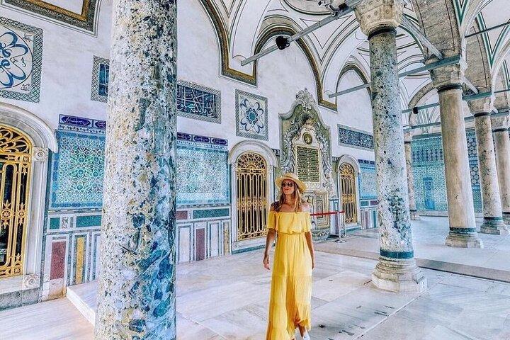 Half Day Private Guided Ottoman Royal Tour in Topkapi Palace
