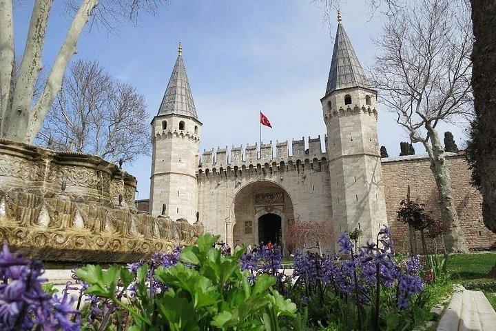 Half Day Private Guided Ottoman Royal Tour in Topkapi Palace