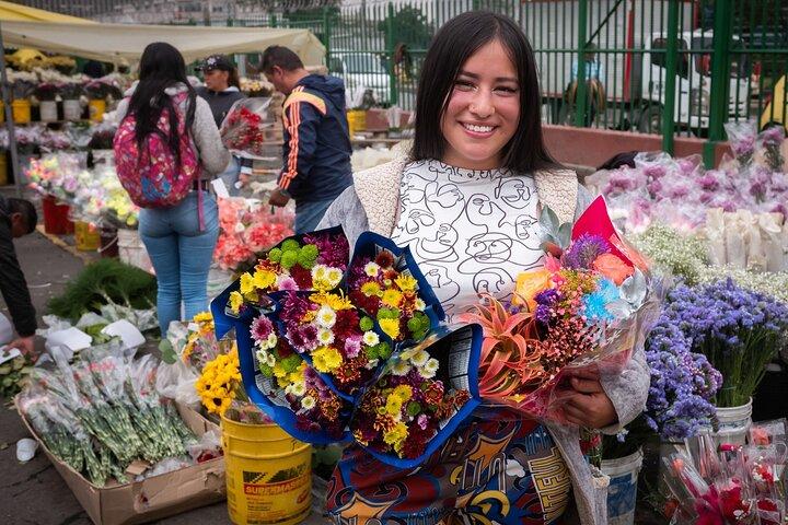 PALOQUEMAO MARKET FOOD TOUR. EXOTIC FRUIT. LOCAL SNACKS. /Min 2 pax