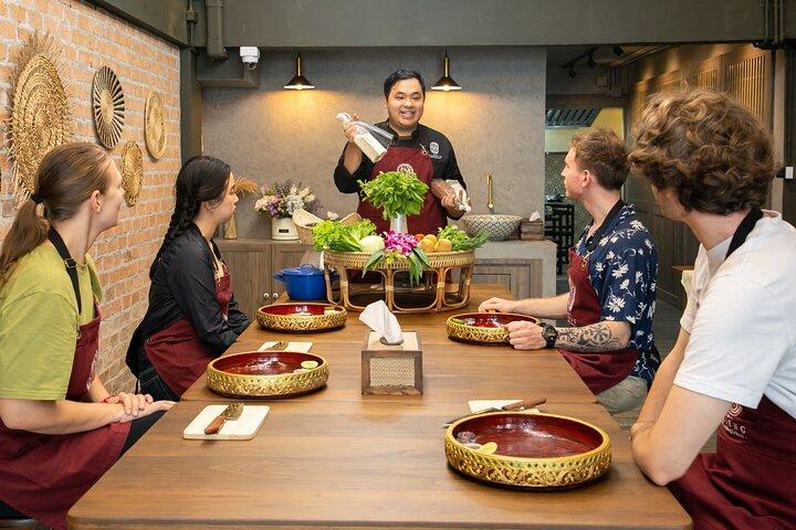 Authentiek Thais koken met het grootste marktbezoek en TukTuk-rit