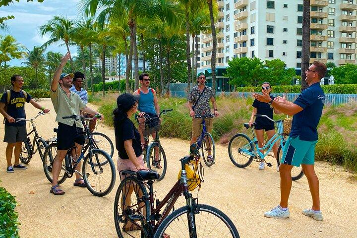 Auszeichnungen: Private Gruppen Art Deco & versteckte Edelsteine Bike Tour