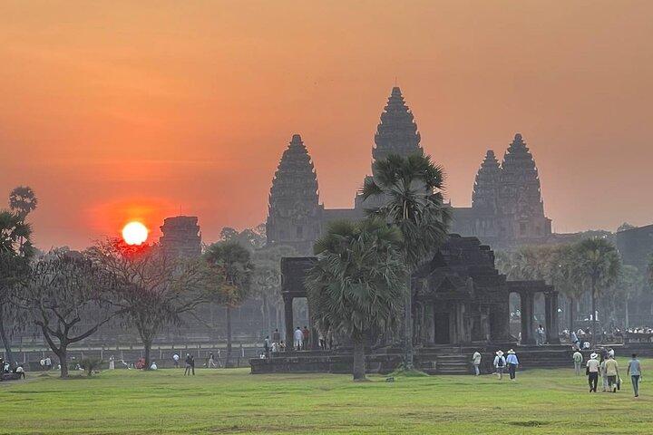Sunrise Shared Tour in Angkor from Siem Reap