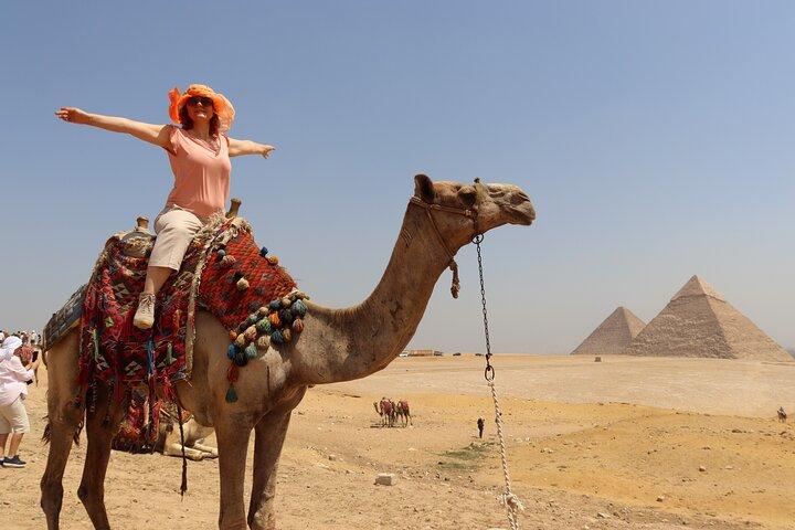 Private Day Tour naar The Pyramids & Egyptian Museum & Old Cairo