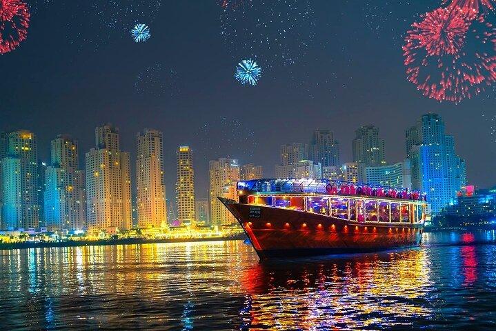 Dubai Creek Dhow Cruise-diner