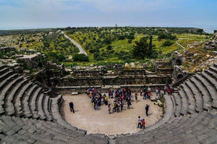 Desde Amman: tour privado de día completo a Jerash, Ajoune y Um Qais