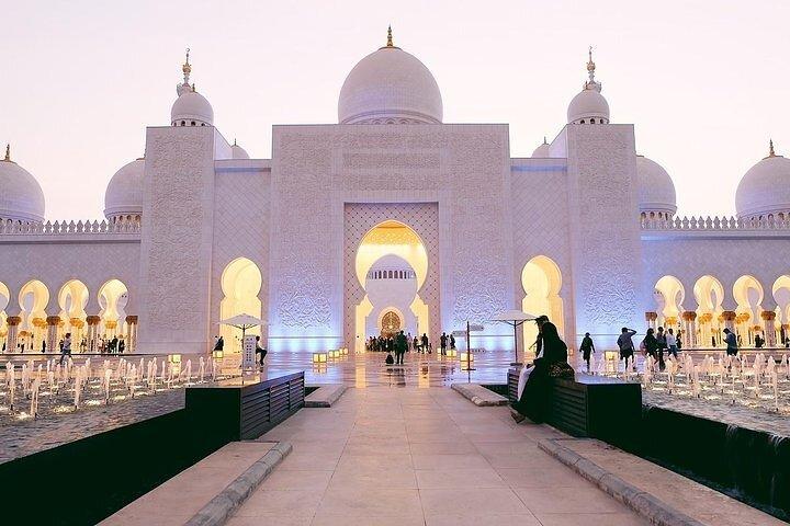 Abu Dhabi City Tour with Private Car