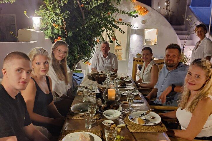 Micro restaurante tradicional de meio dia em Santorini
